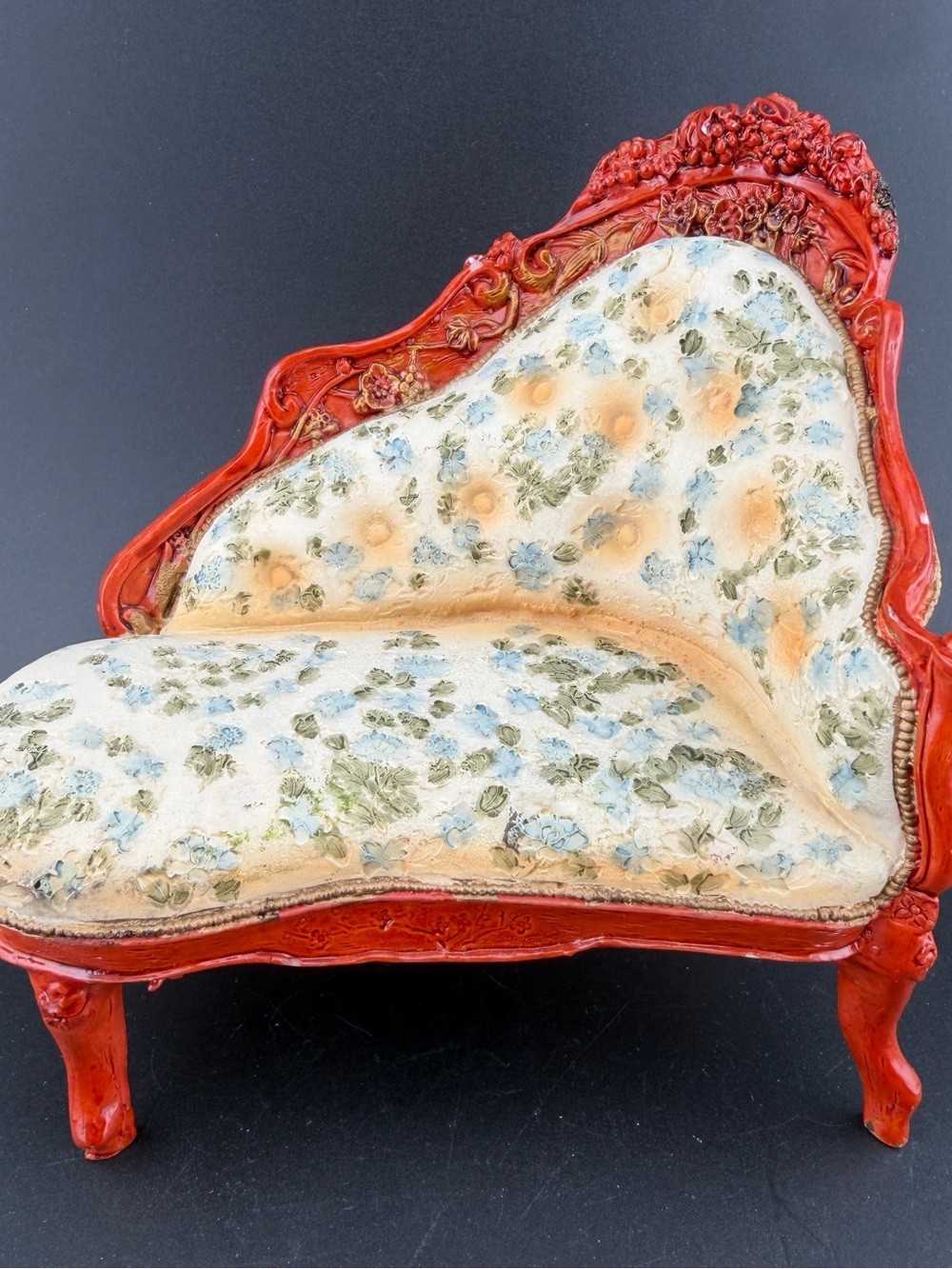 Vintage Dollhouse Miniature Victorian Style Tufted Chaise Lounge Resin 5.5”x4.5”